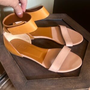 Chloe, Women's Leather Two-Tone Flat Lazise Sandals Size 37.5 W/Coa, Italy